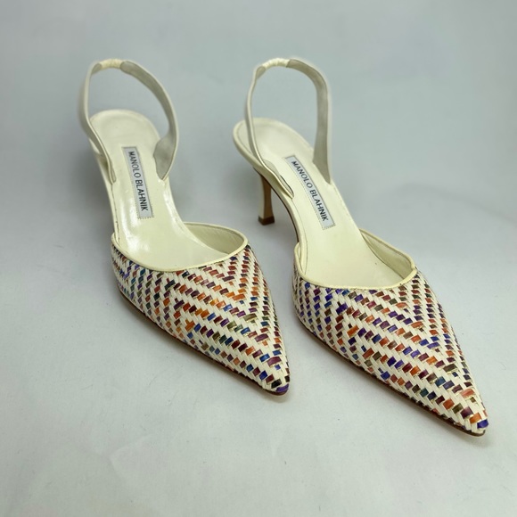 Manolo Blahnik Shoes - MANOLO BLAHNIK
Carolyne Raffia Slingbacks Rainbow